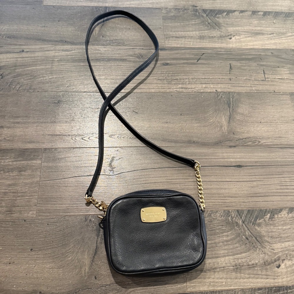Michael Kors Black Pebbled Leather Crossbody Camera Bag Gold Chain Strap‎